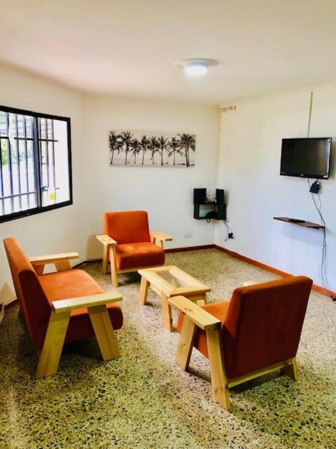 Casa Hotel Palmas Del Estadio 2 Medellín Extérieur photo